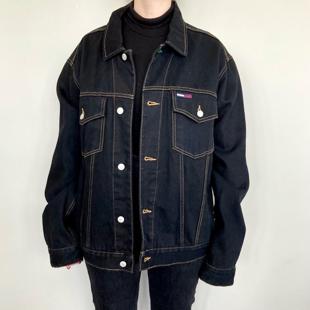 Vintage Y2k Tommy Hilfiger Jeans logo dark-wash denim jacket. 🖤